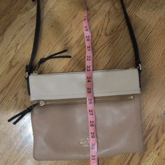 KATE SPADE NEW YORK jackson gabriele crossbody bag zip tan white leather 8x10 - Picture 13 of 16
